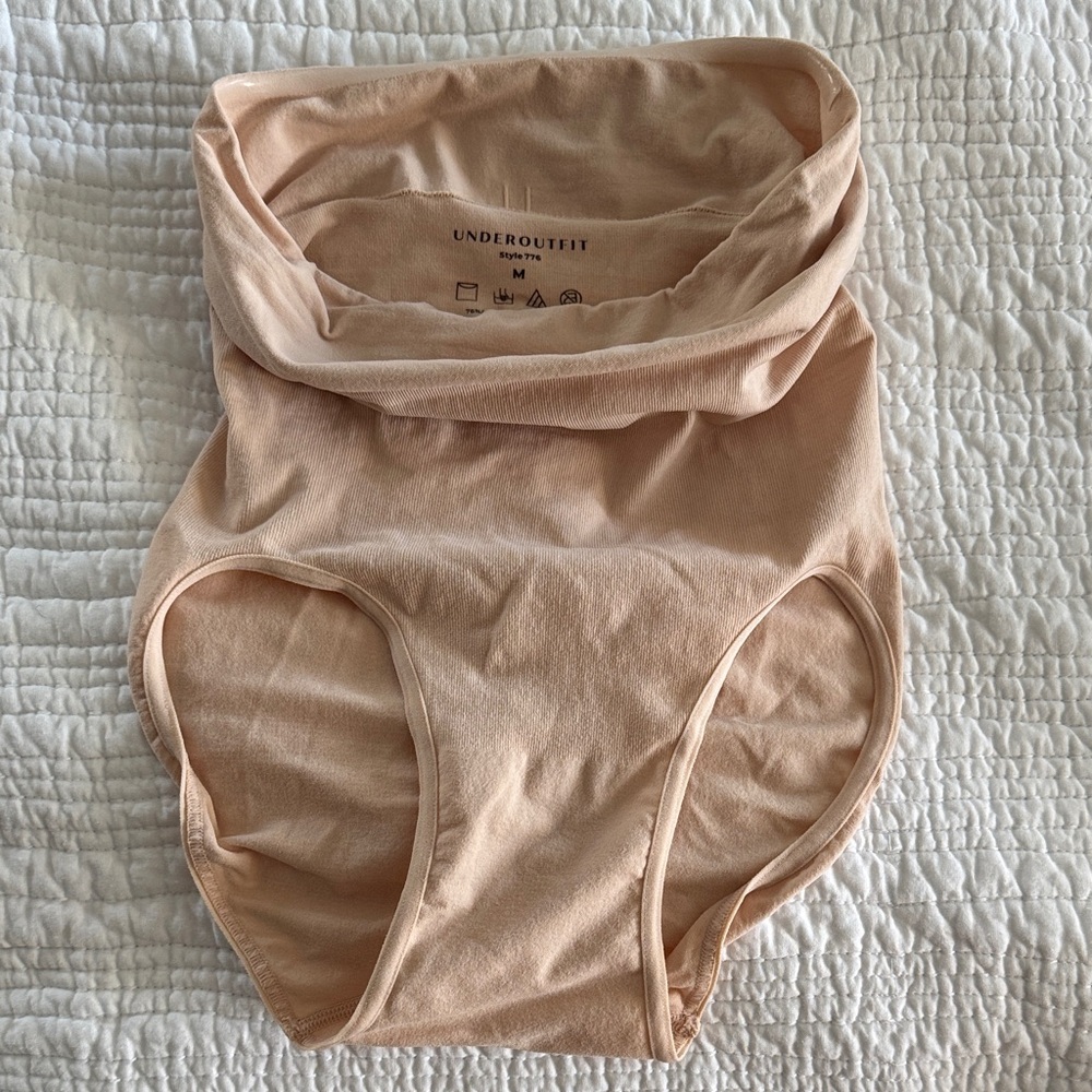 Underoutfit shapewear briefs